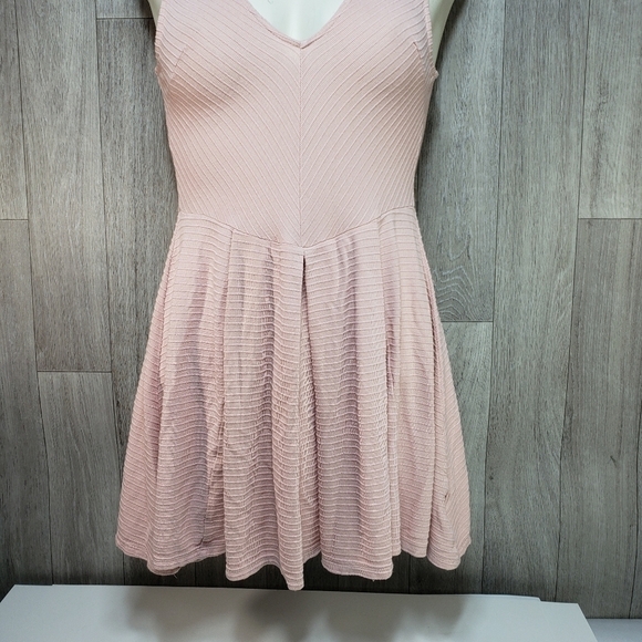 Silence + Noise Pink Bodycon Dress - Picture 4 of 6